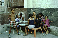 Spielende Kinder in Havanna