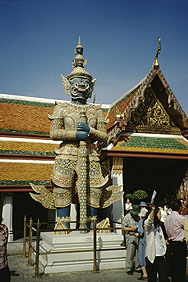 Statue im Wat Phra Kaew in Bangkok